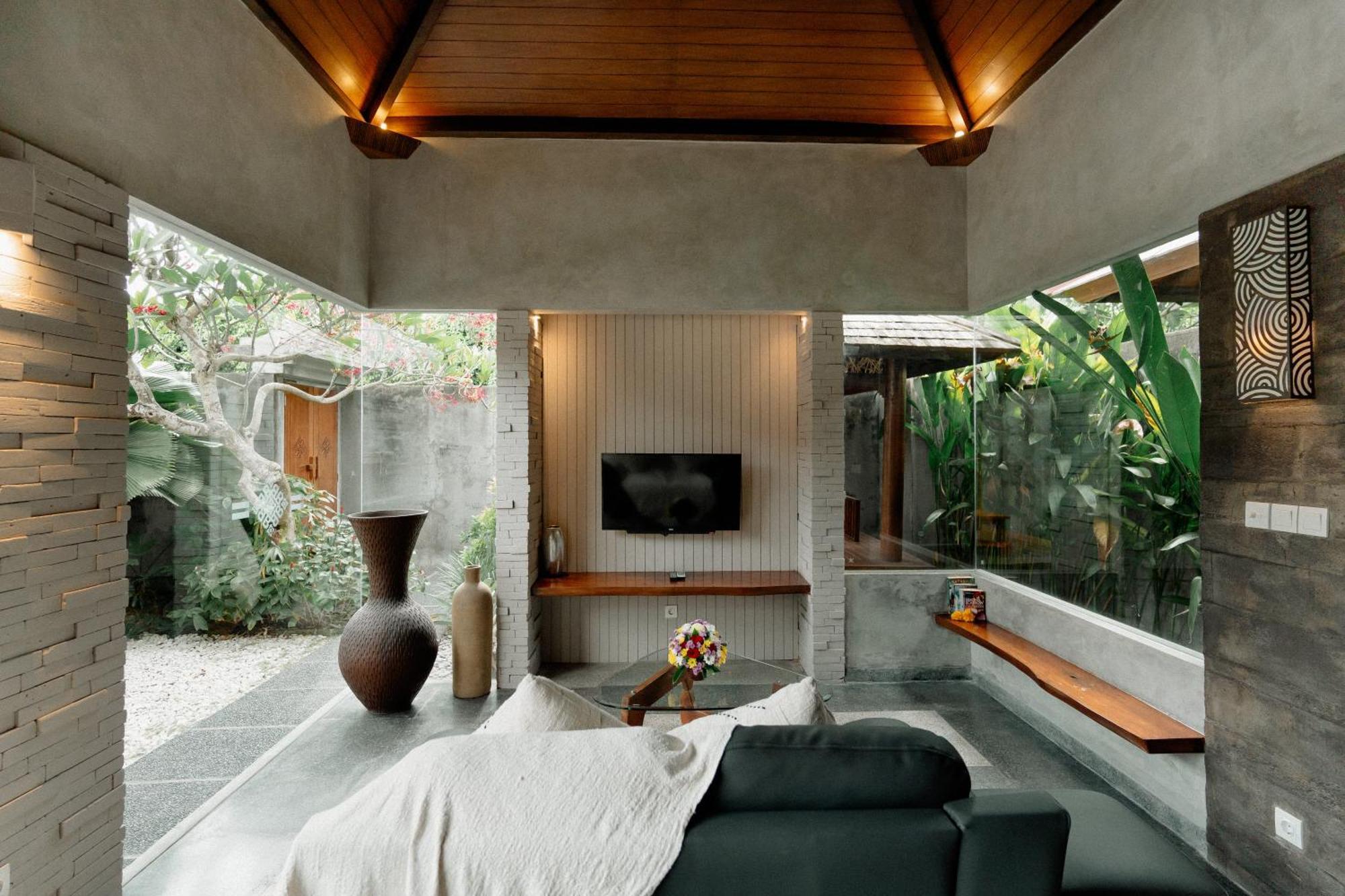 Deluxe One-Bedroom Villa Private Pool